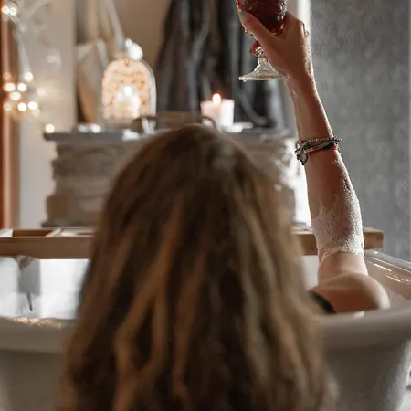 Naturas Con Piscina Idromassaggio Calda, Privata E Gratuita * Rossana