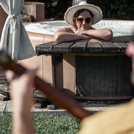 Baita Naturas Con Piscina Idromassaggio Climatizzata, Privata E Gratuita Rossana