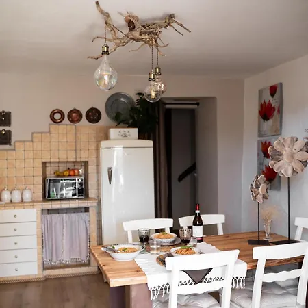 Naturas Con Piscina Idromassaggio Calda, Privata E Gratuita Rossana