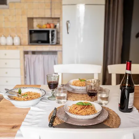 Naturas Con Piscina Idromassaggio Calda, Privata E Gratuita * Rossana