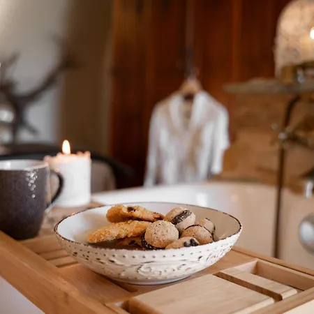 Naturas Con Piscina Idromassaggio Calda, Privata E Gratuita