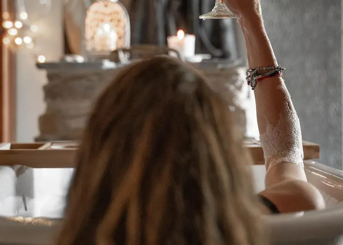 Naturas Con Piscina Idromassaggio Calda, Privata E Gratuita * Rossana